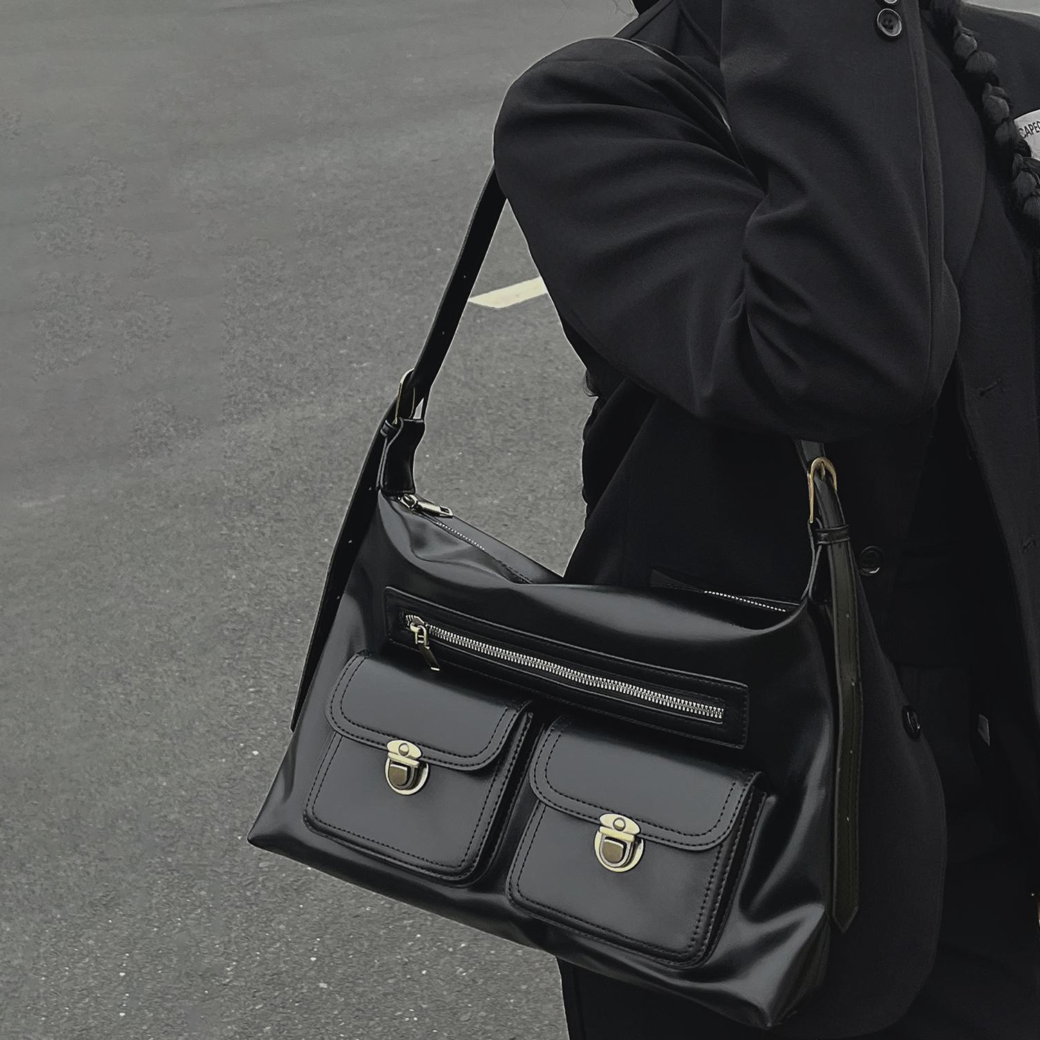 Colettea | Twin Lock Structured Tote Bag