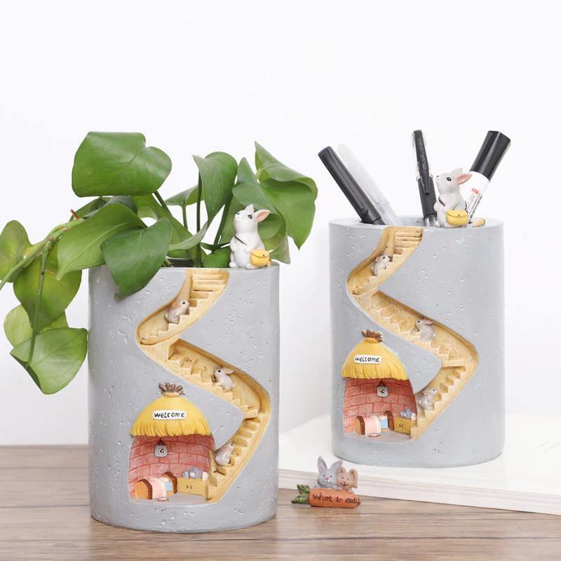Critter Haven Indoor Planter Pot