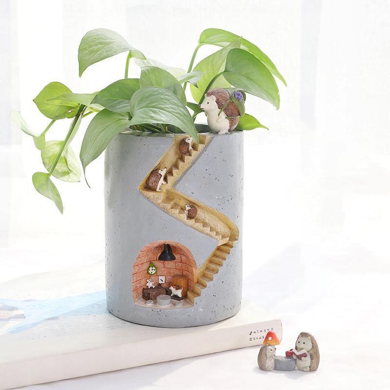 Critter Haven Indoor Planter Pot
