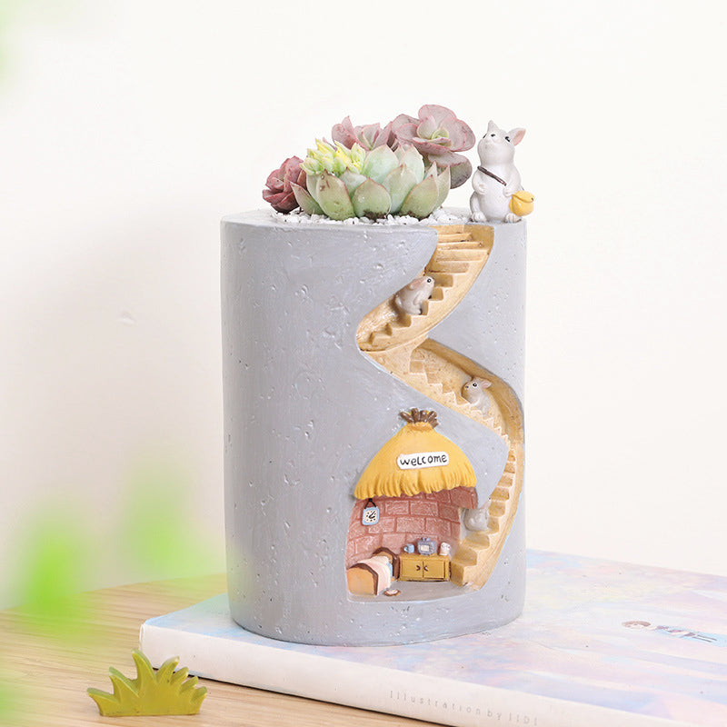 Critter Haven Indoor Planter Pot