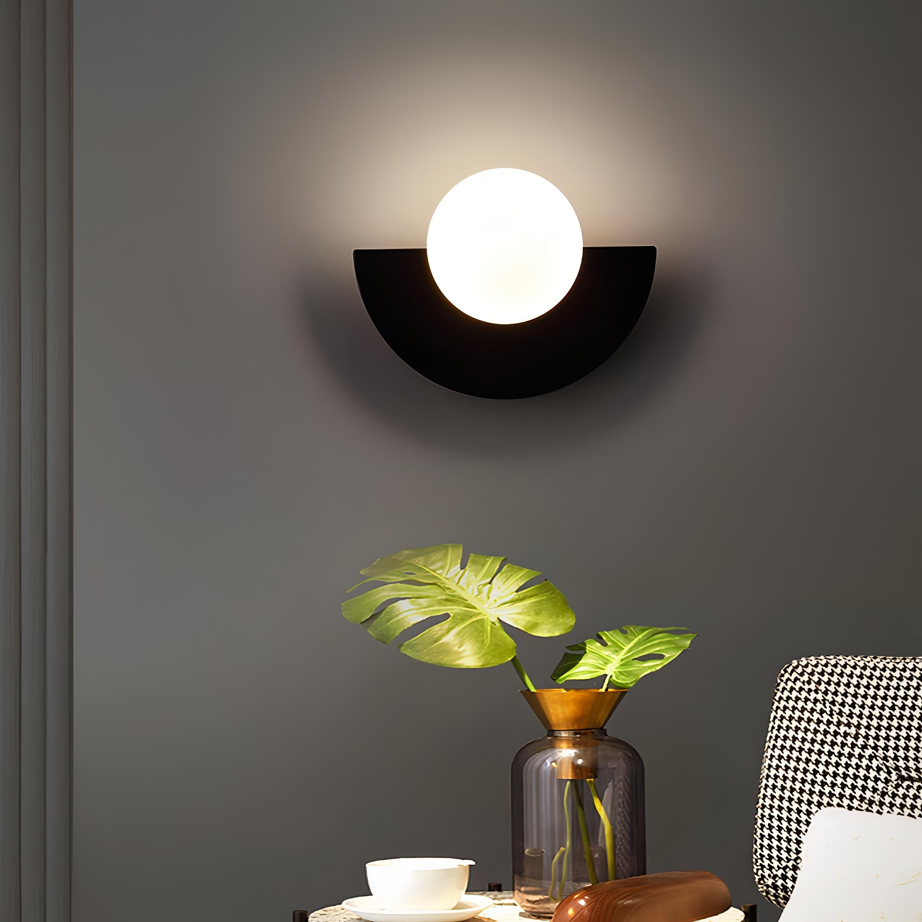 Everestia | Nordic Half-moon Wall Light