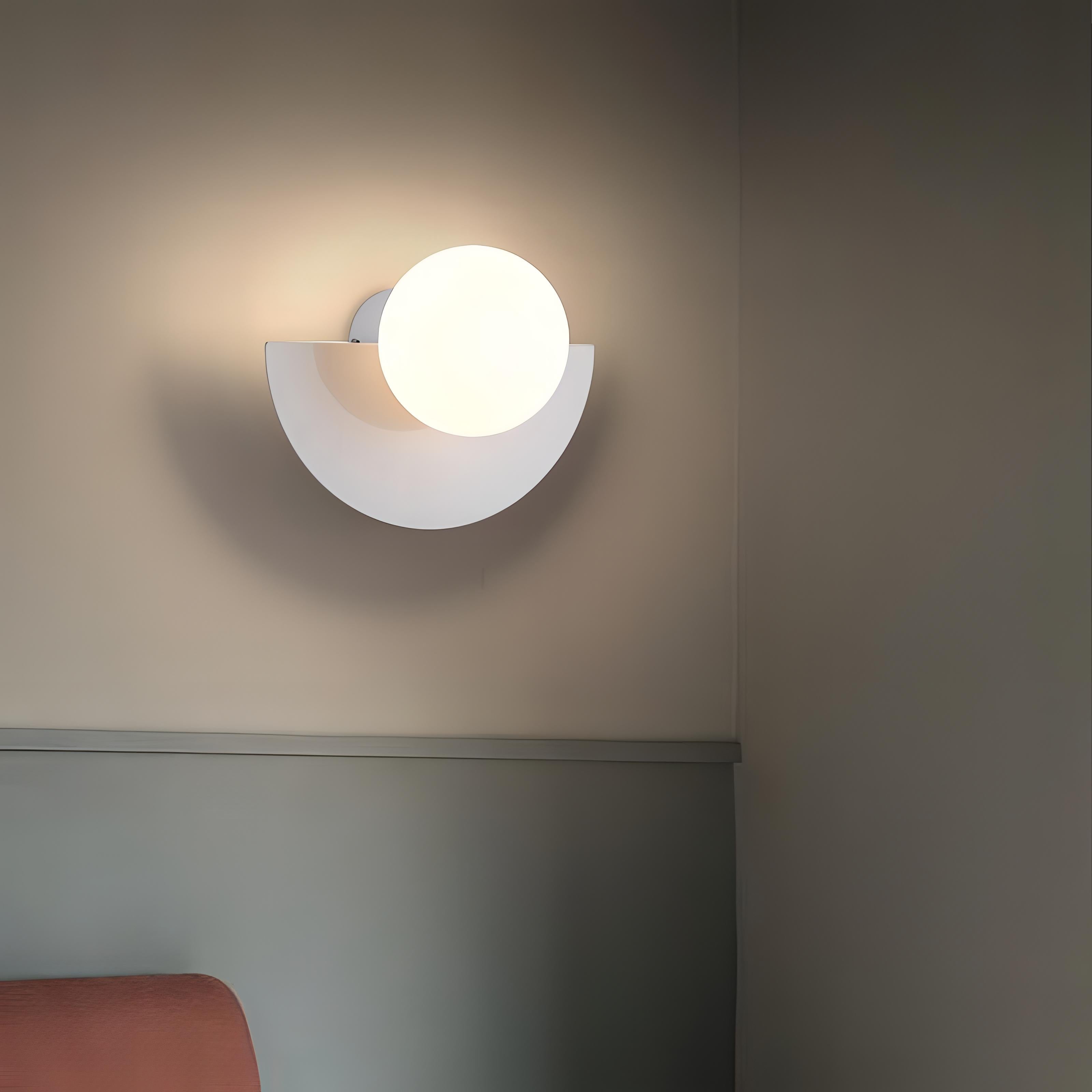 Everestia | Nordic Half-moon Wall Light