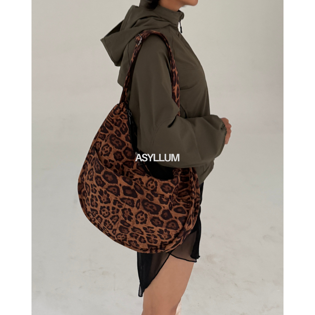 Kaidra | Crescent Moon Hobo Bag