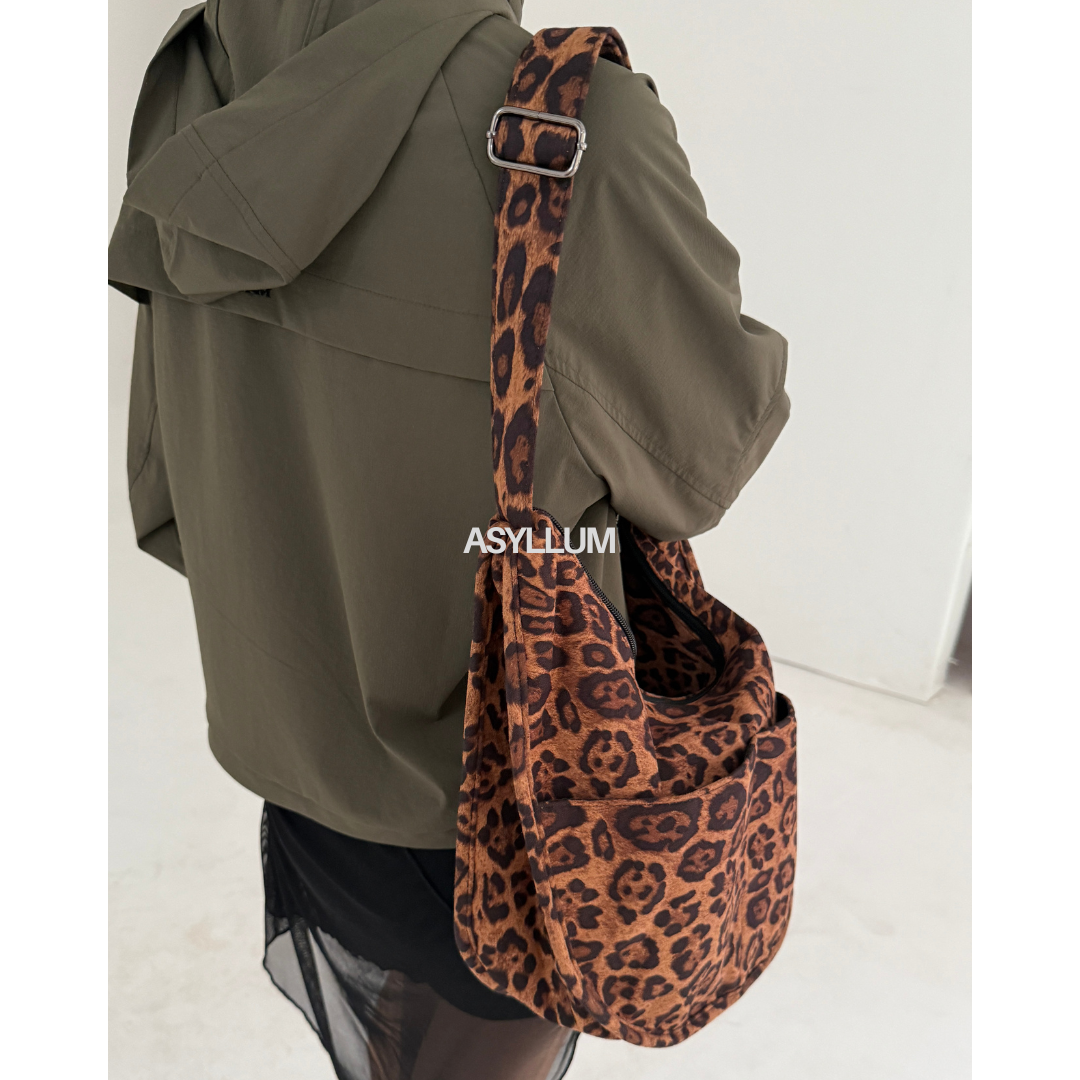Kaidra | Crescent Moon Hobo Bag