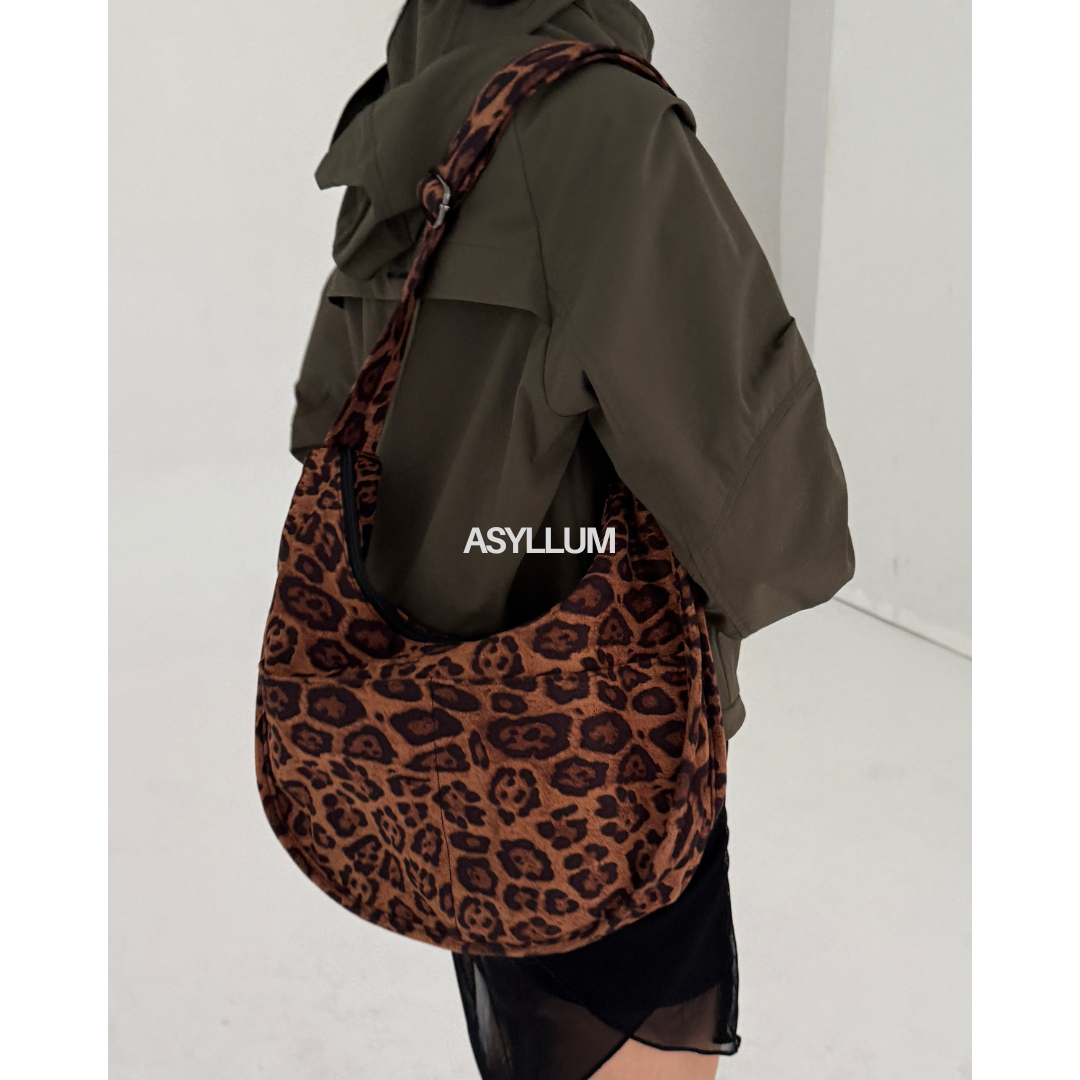 Kaidra | Crescent Moon Hobo Bag