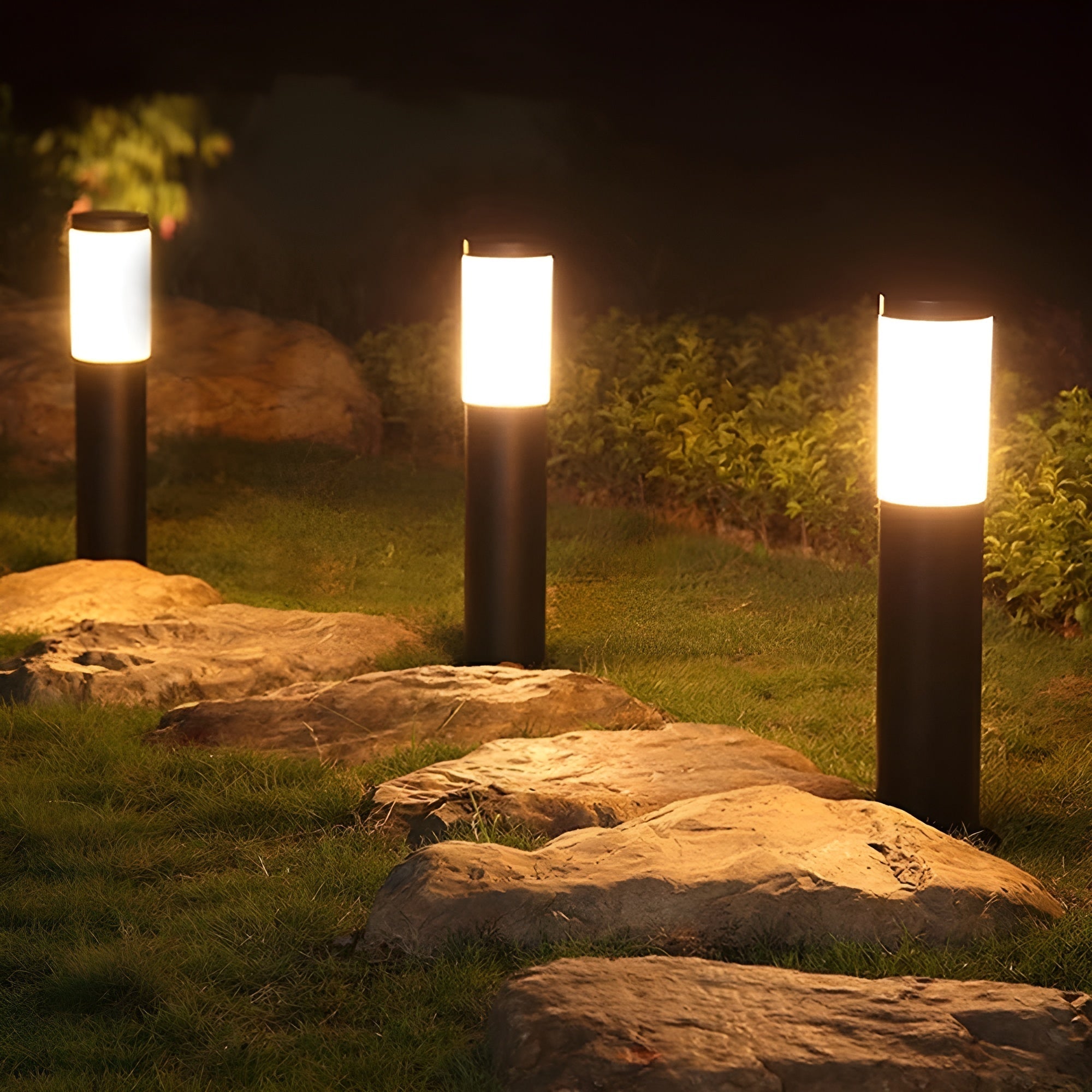 LumaGlow | Solar-Powered Garden Spotlights – Efficient & Stylish Outdoor Lighting