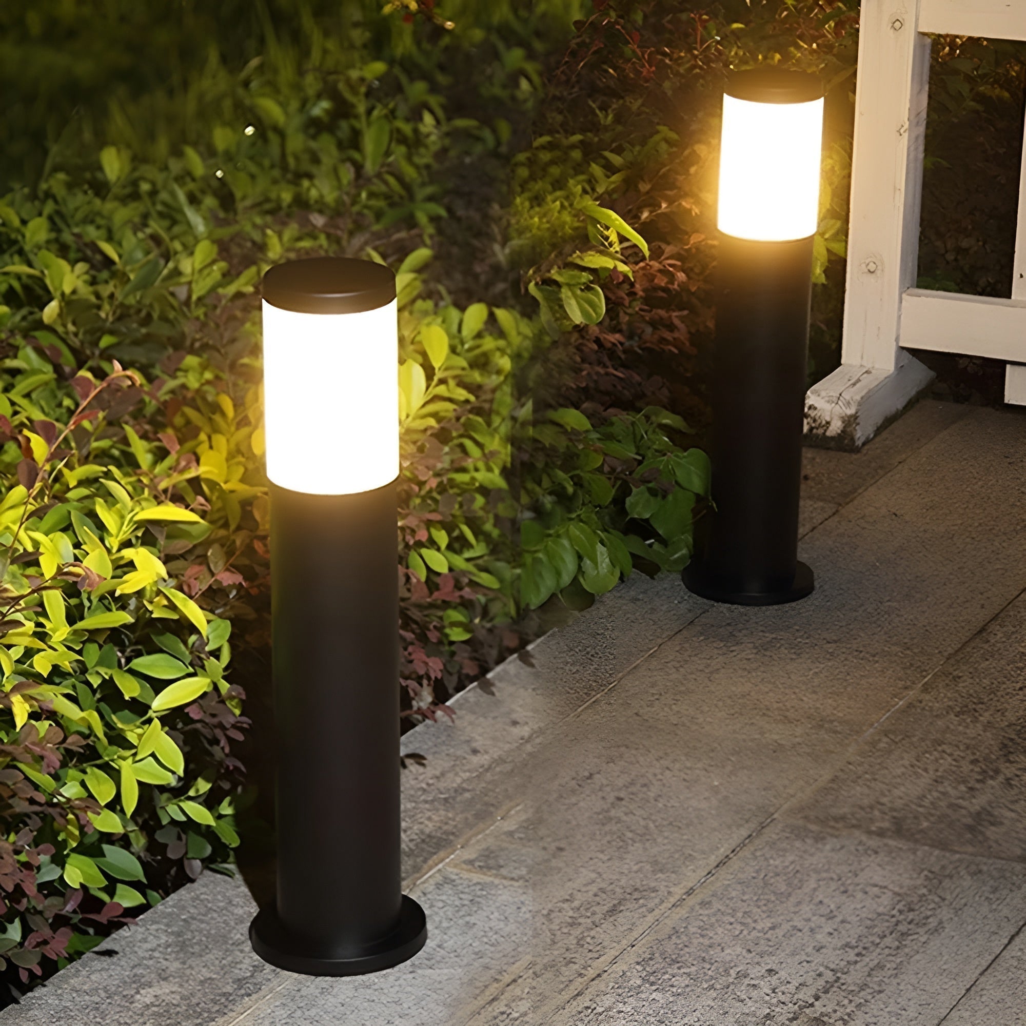 LumaGlow | Solar-Powered Garden Spotlights – Efficient & Stylish Outdoor Lighting