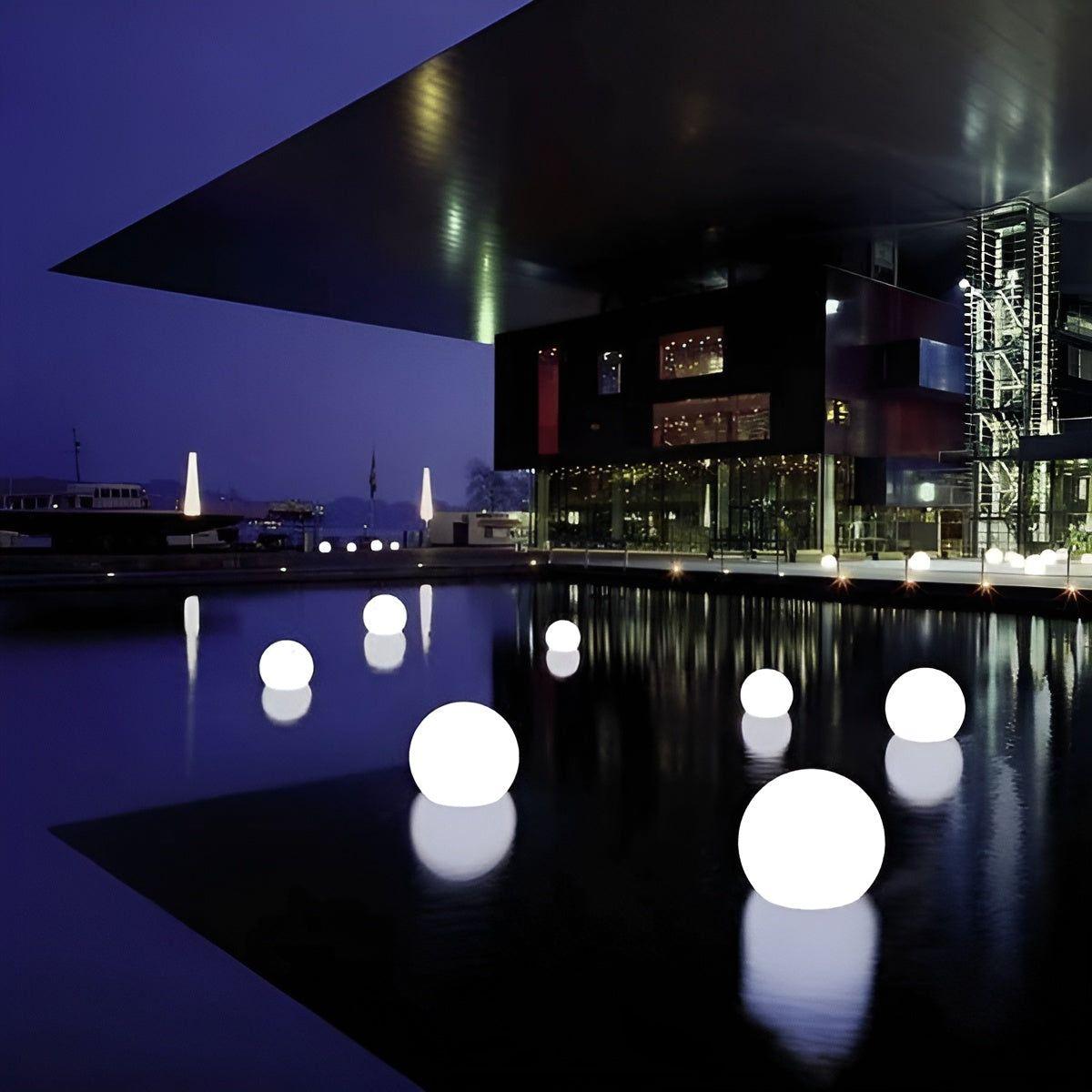 LumiSphere | Waterproof Color-Changing LED Garden Light – Enchanting Glow for Your Outdoor Space