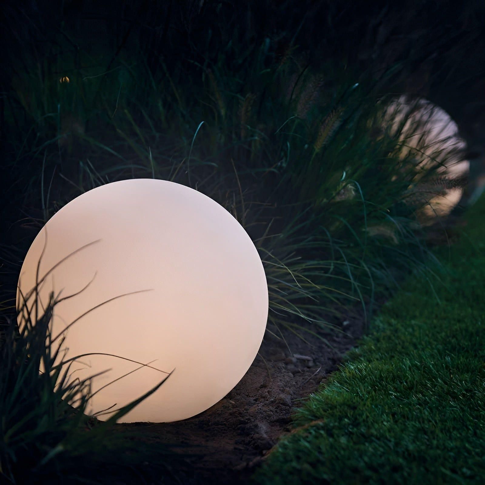 LumiSphere | Waterproof Color-Changing LED Garden Light – Enchanting Glow for Your Outdoor Space