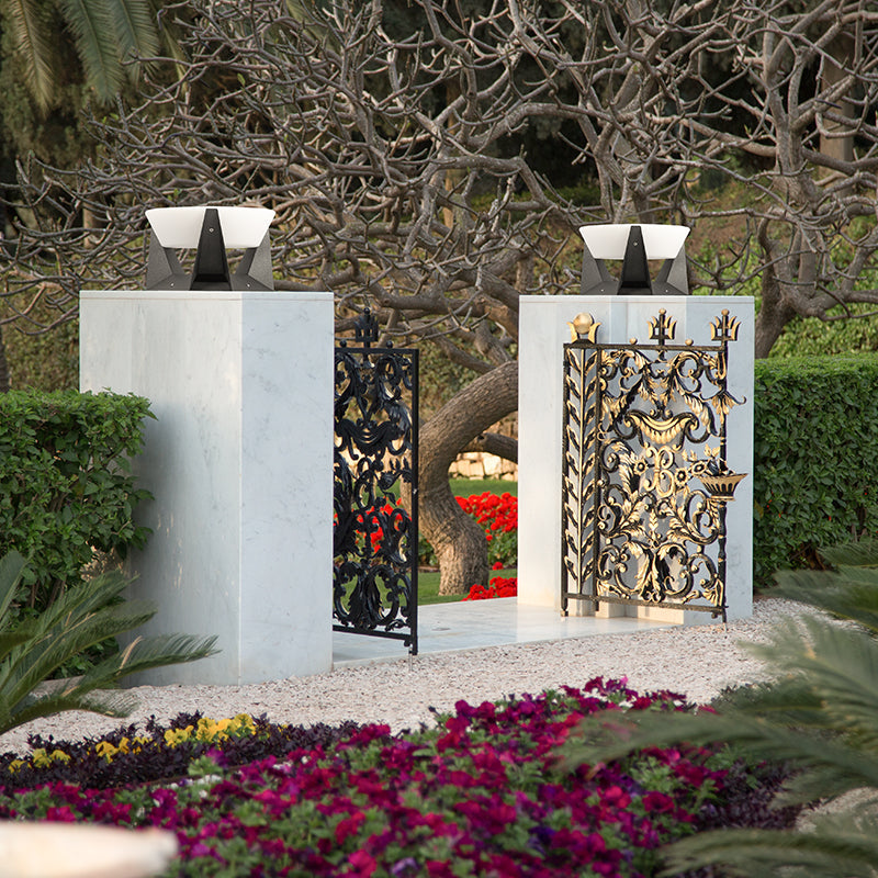 Luminthra | Designer Solar Garden Lamp