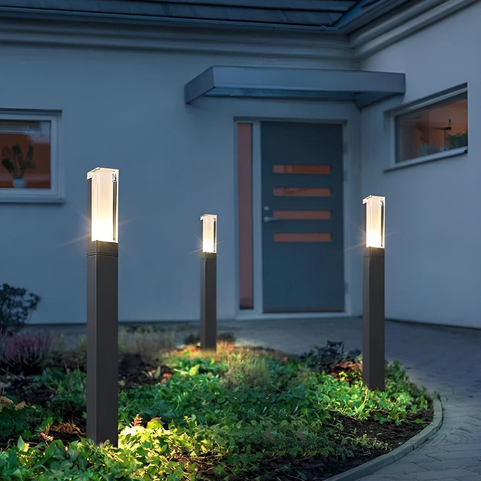 LuxeGlow | LED Outdoor Garden Light – Elegant Illumination for Your Garden