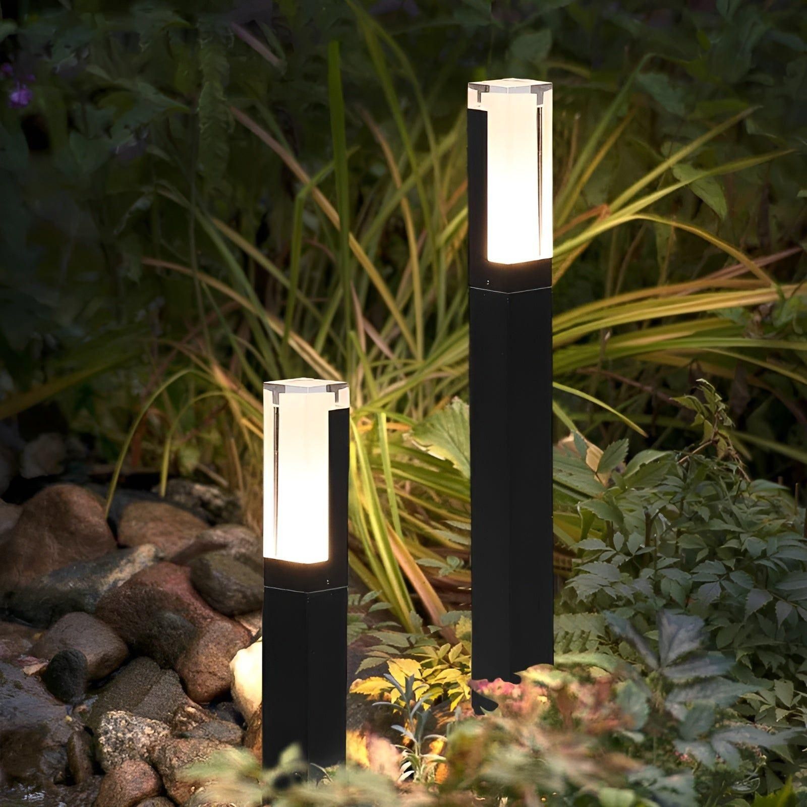 LuxeGlow | LED Outdoor Garden Light – Elegant Illumination for Your Garden