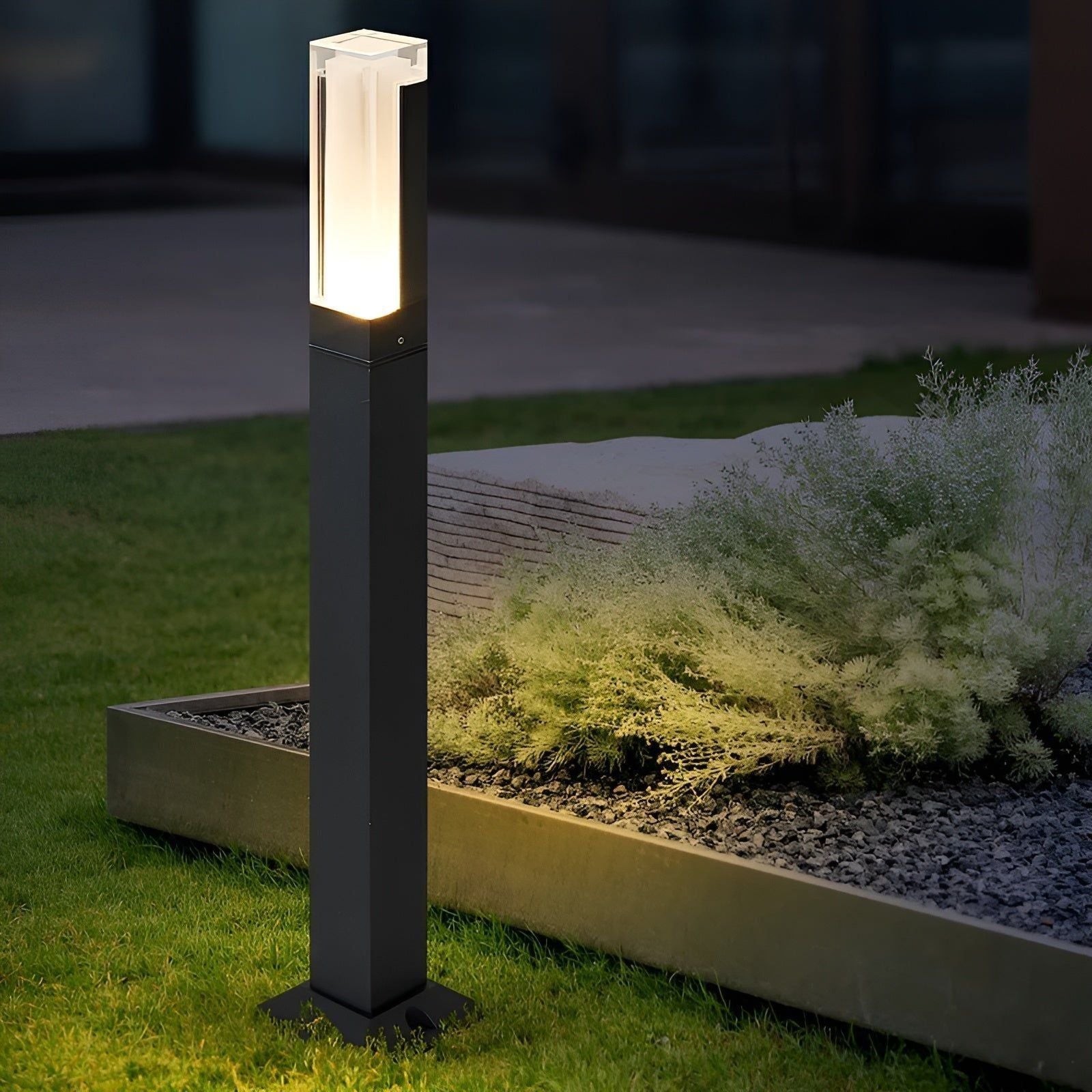 LuxeGlow | LED Outdoor Garden Light – Elegant Illumination for Your Garden