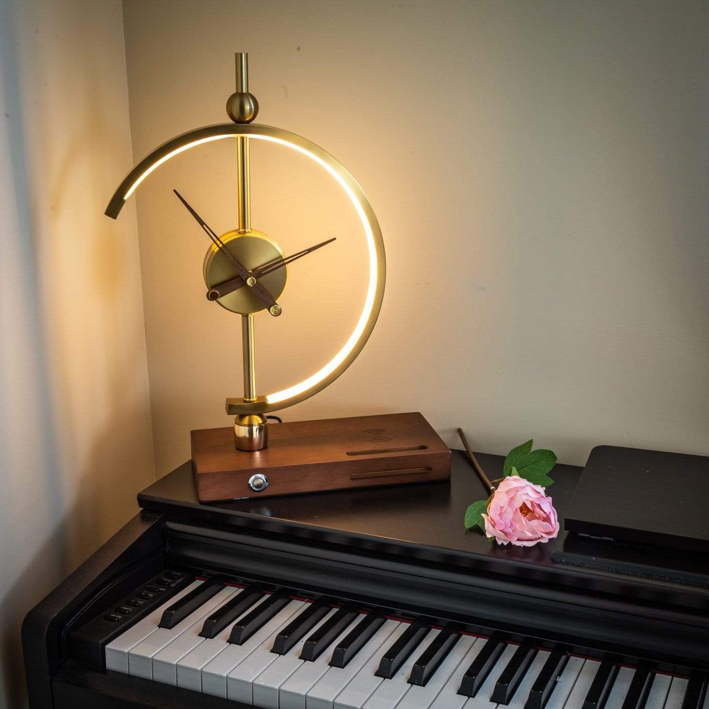 Nagoya | Luxury Led Clock & Charger Table Lamp