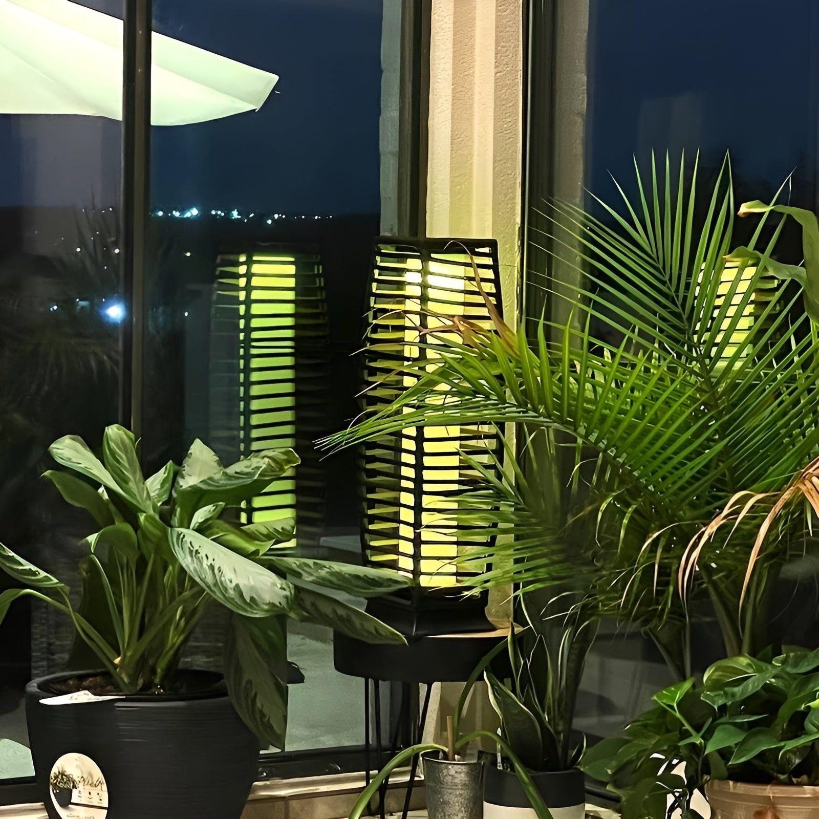SolarGlow Outdoor Lamp | Elegant and Eco-Friendly Garden Lighting