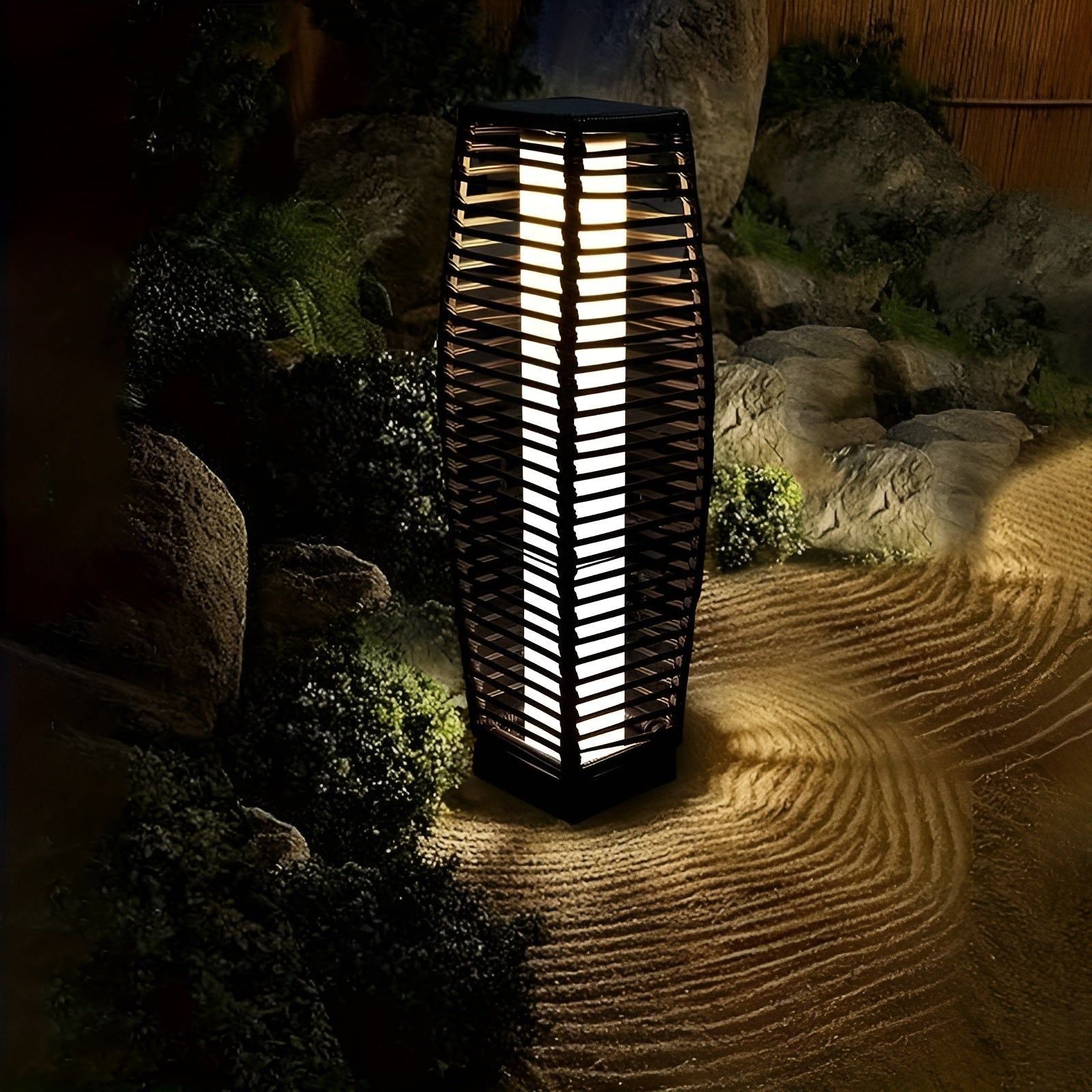 SolarGlow Outdoor Lamp | Elegant and Eco-Friendly Garden Lighting