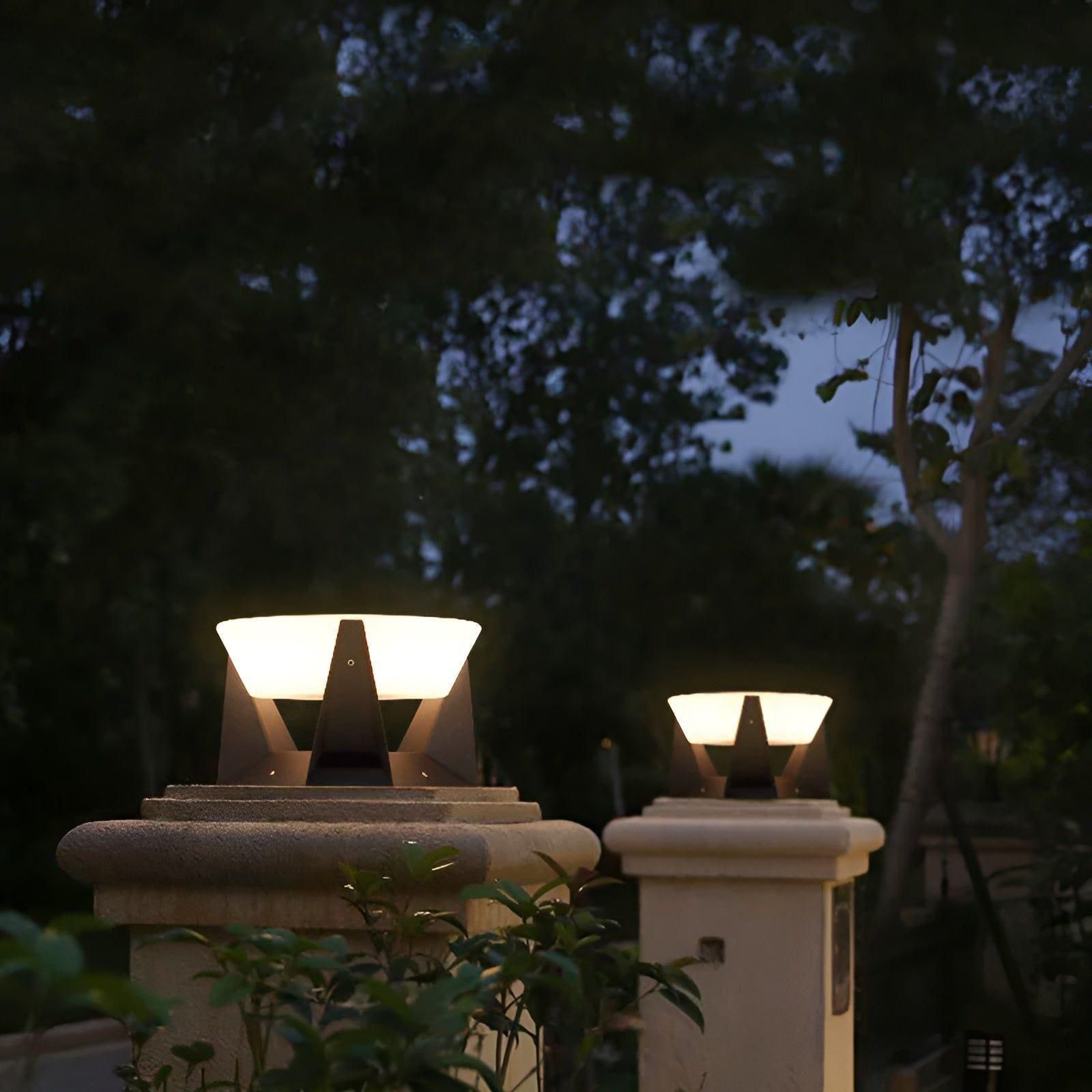 Solvion | Solar LED Garden Light – Elegant & Energy-Efficient Outdoor Illumination